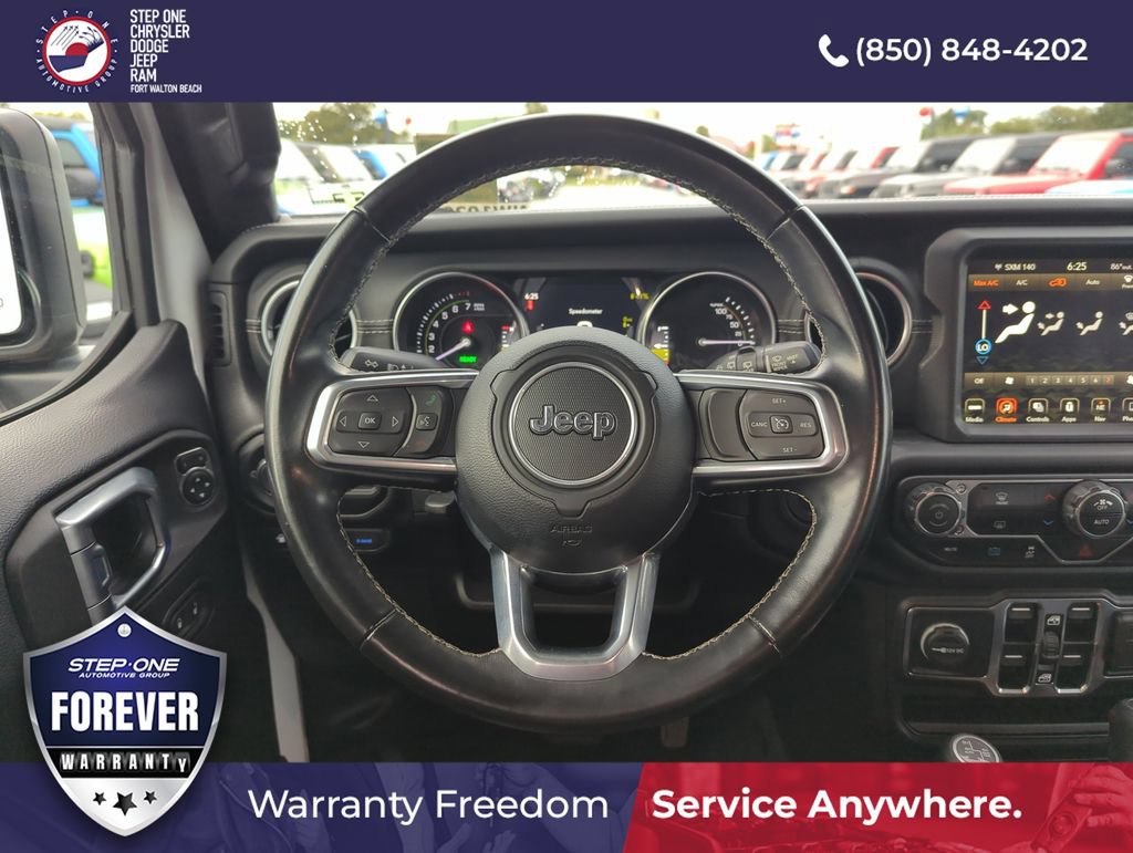 Used 2022 Jeep Wrangler Unlimited Sahara AWD/4WD image 16