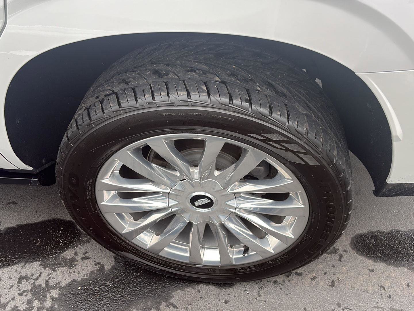 Used 2023 Cadillac Escalade Premium Luxury w/ Performance Package AWD/4WD image 14