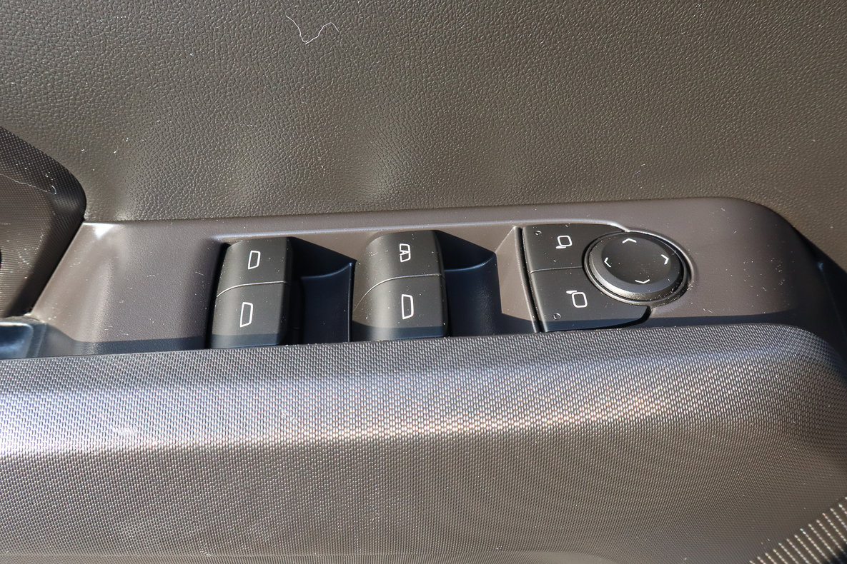 Used 2023 Chevrolet Colorado LT w/ LT Convenience Package II image 19