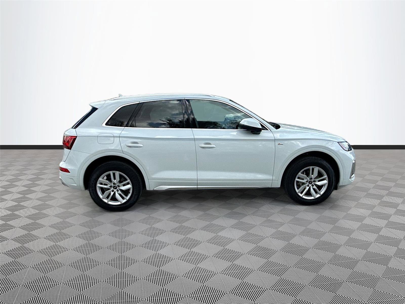 Certified 2023 Audi Q5 2.0T Premium w/ Convenience Package image 8