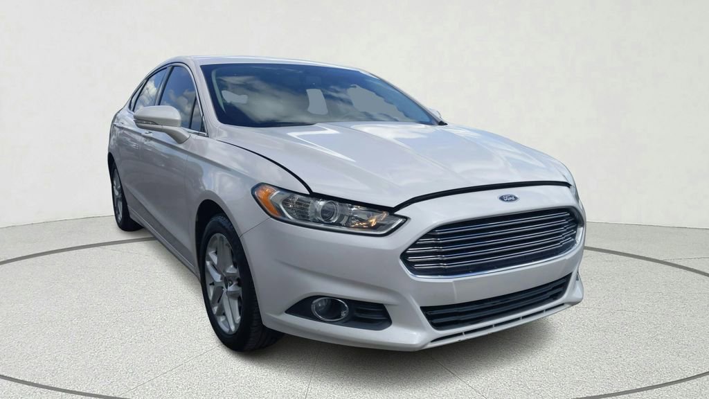 Used 2014 Ford Fusion SE w/ Equipment Group 202A FWD image 1