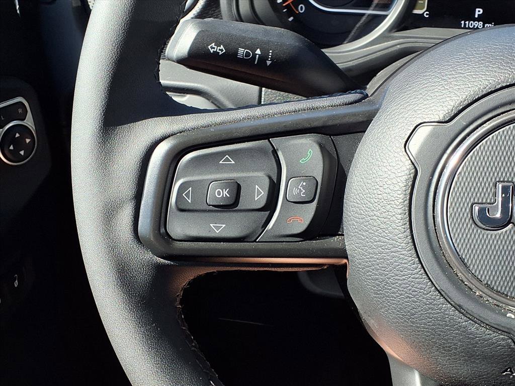 Used 2026 Jeep Gladiator Mojave AWD/4WD image 11