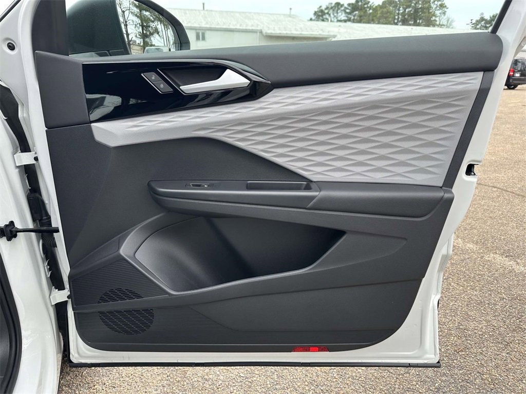 Used 2022 Volkswagen Taos S image 11