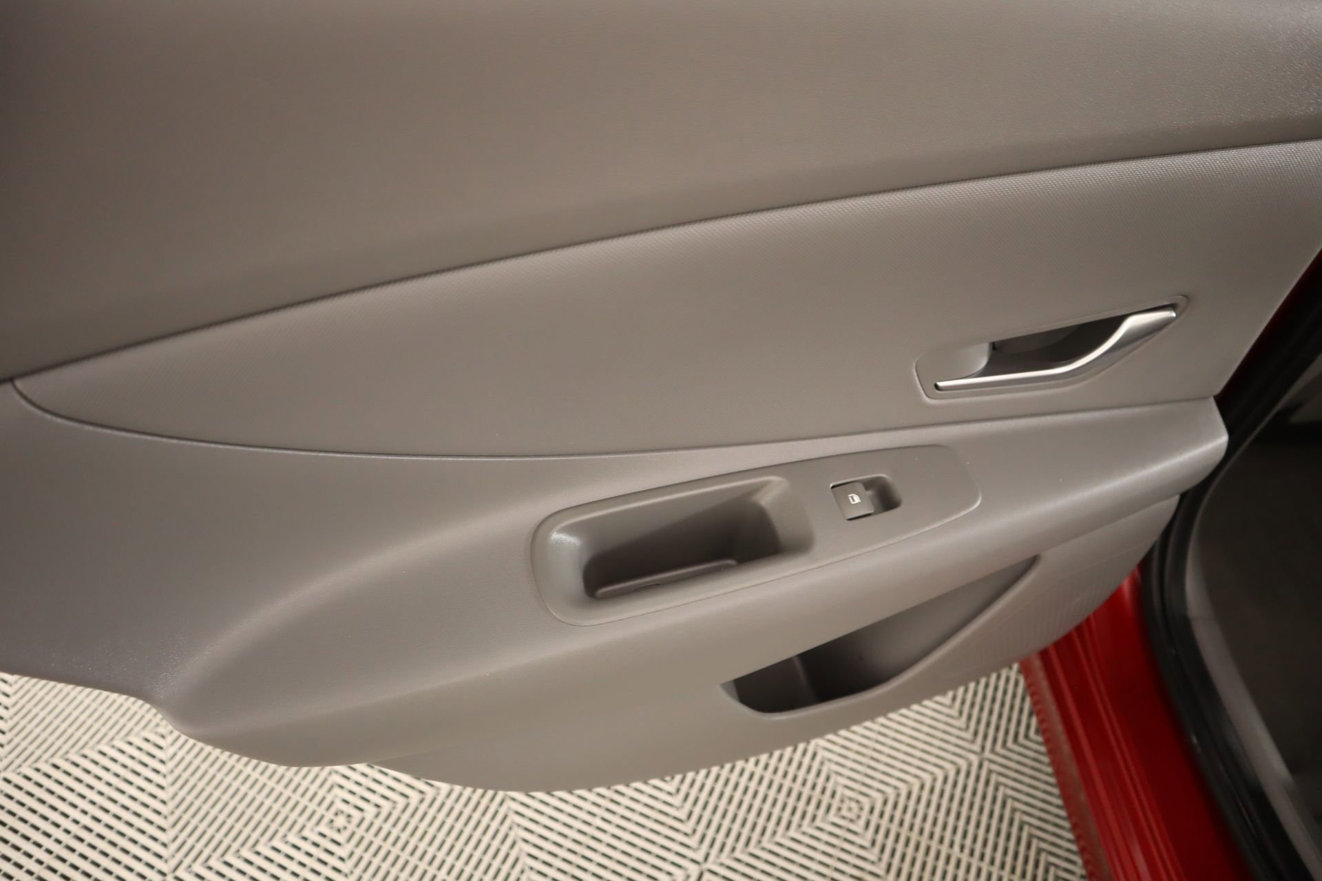 Certified 2025 Hyundai Elantra Sport image 15