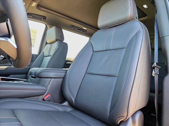 New 2026 Chevrolet Suburban RST image 4