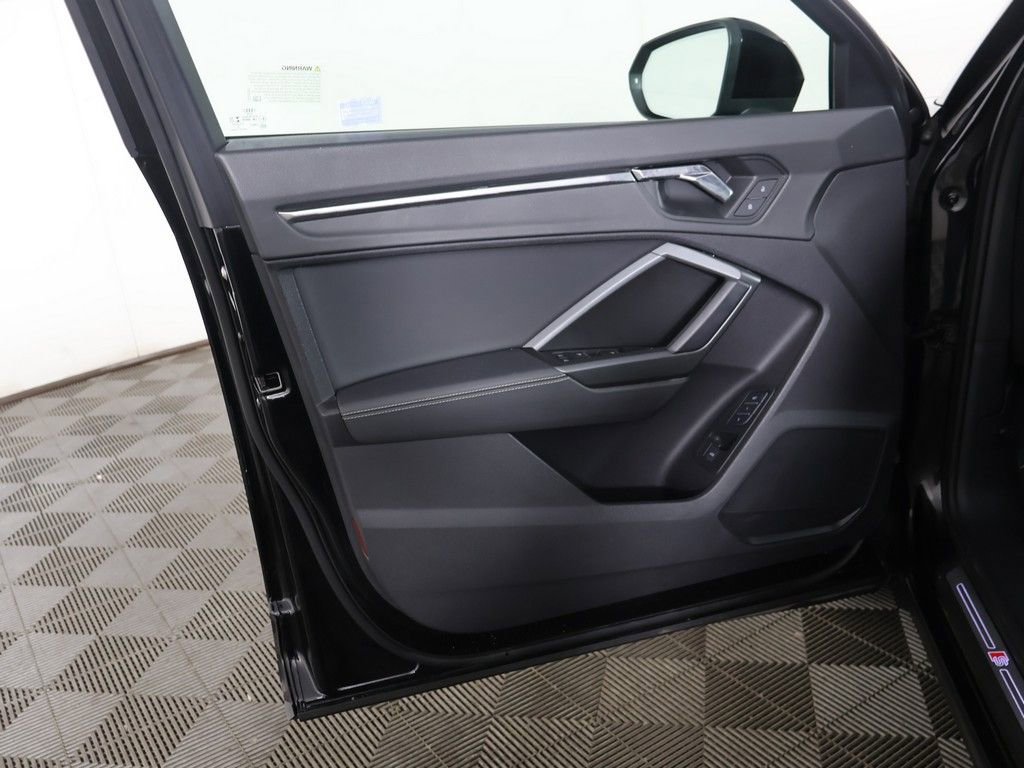 Used 2023 Audi Q3 2.0T Premium image 21