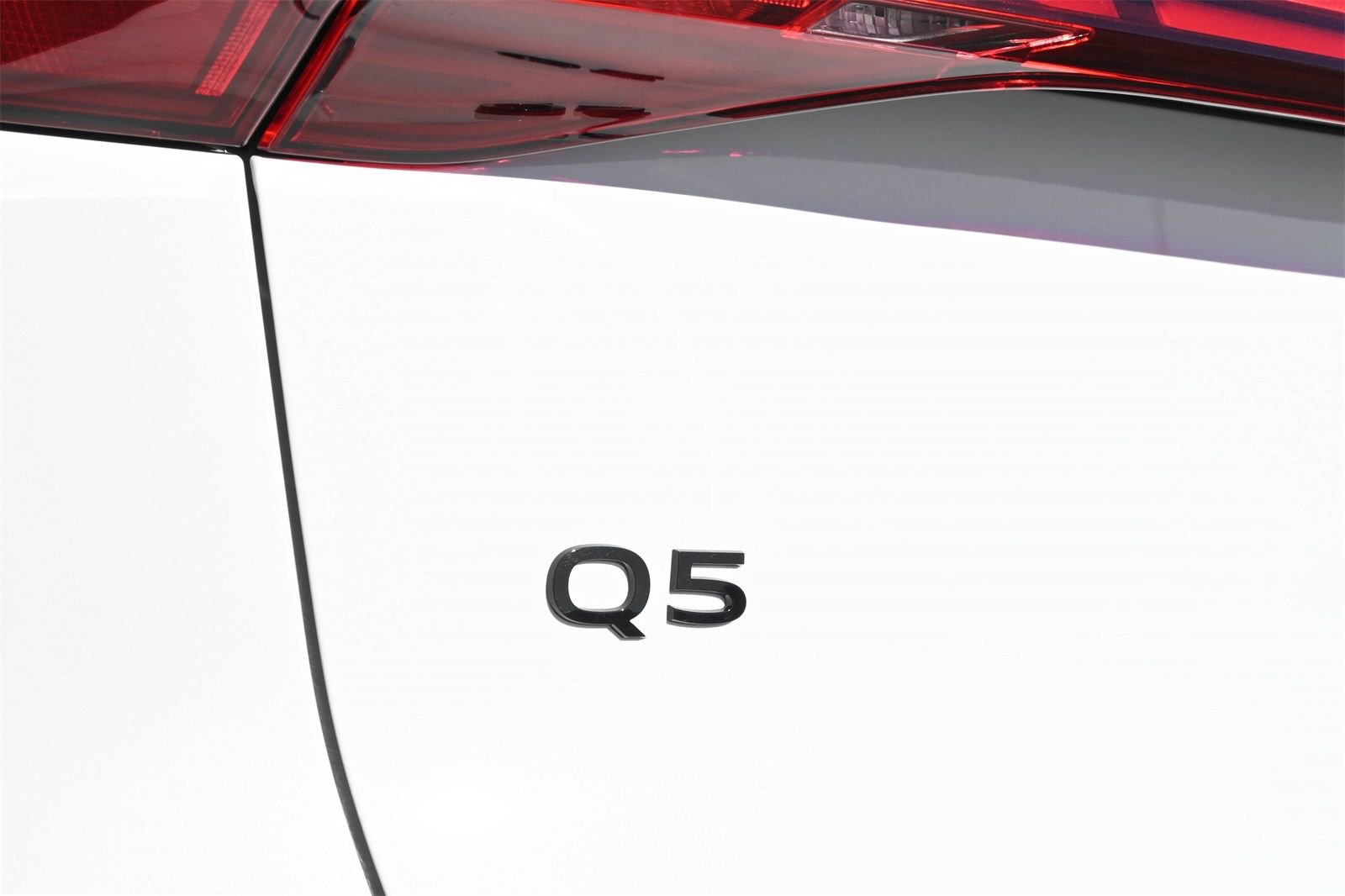 Certified 2025 Audi Q5 Premium Plus w/ Premium Plus image 8