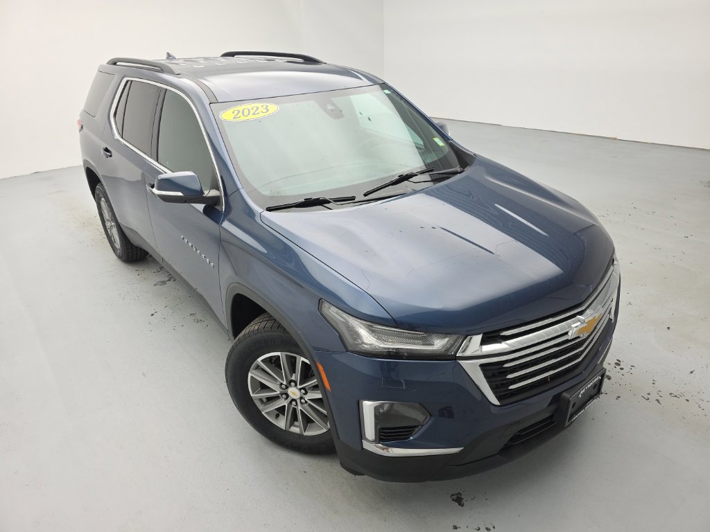 Used 2023 Chevrolet Traverse LT w/ Rear Camera Mirror Package AWD/4WD image 2