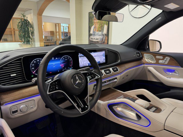 Certified 2025 Mercedes-Benz GLS 450 4MATIC image 6