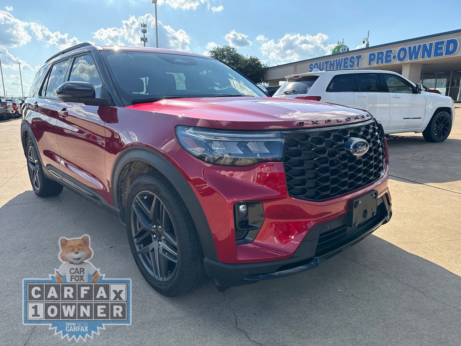 Used 2025 Ford Explorer ST AWD/4WD image 1