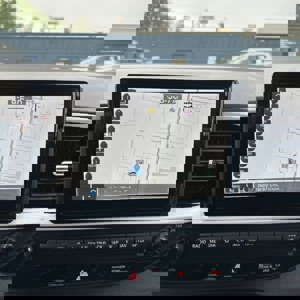 Used 2025 Hyundai Venue Limited image 18