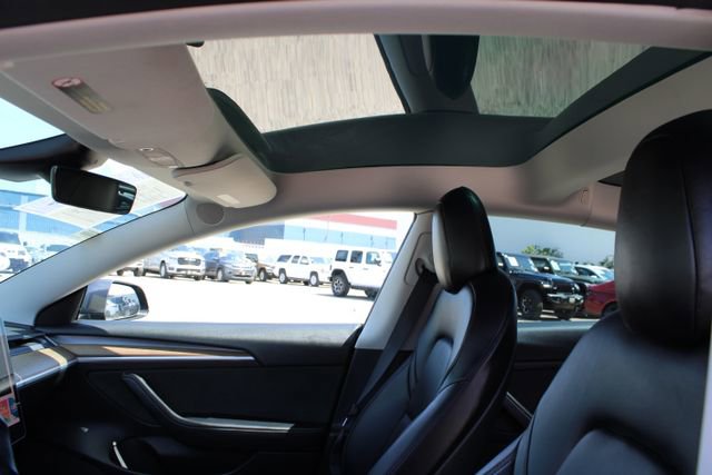 Used 2022 Tesla Model 3 Long Range AWD/4WD image 22