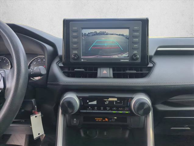 Used 2022 Toyota RAV4 LE image 15