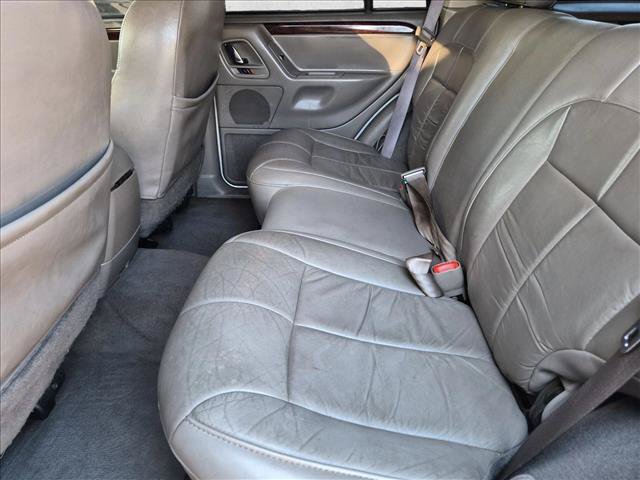 Used 2004 Jeep Grand Cherokee Limited w/ Trailer Tow Group IV AWD/4WD image 21