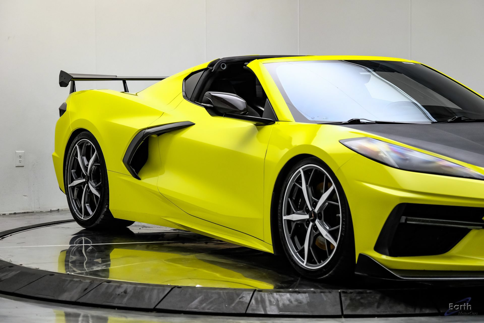 Used 2021 Chevrolet Corvette Stingray Premium Cpe w/ Z51 Performance Package RWD image 31