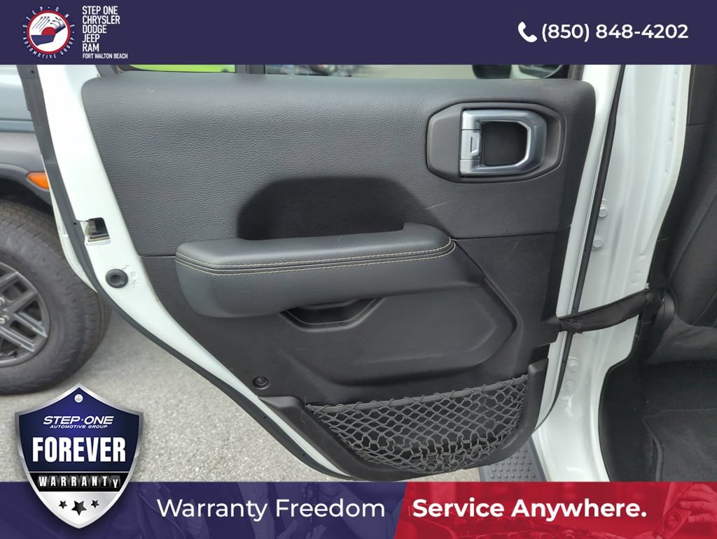 Used 2022 Jeep Wrangler Unlimited Sahara AWD/4WD image 25