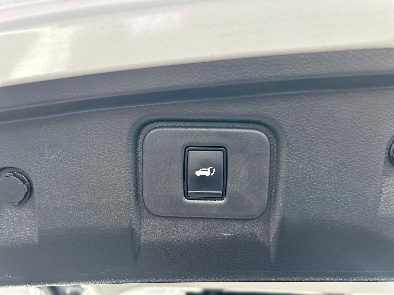 Used 2023 Nissan Murano Platinum w/ Cargo Package image 14