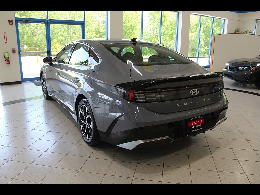 Used 2025 Hyundai Sonata SEL FWD image 7