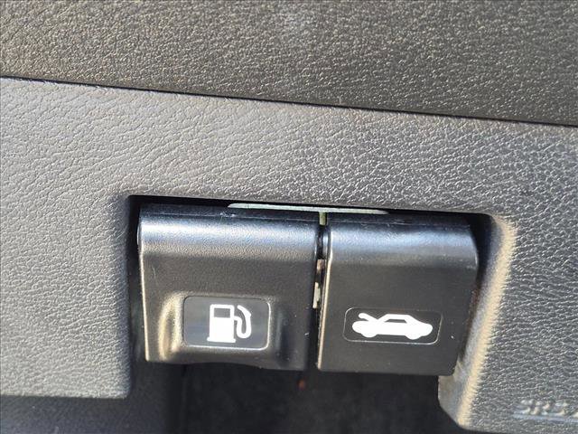 Used 2020 Nissan Kicks SR w/ SR Premium Package FWD image 11