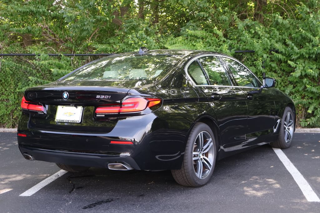 Used 2023 BMW 530i w/ Premium Package RWD image 9