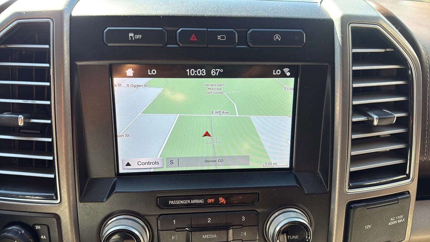 Used 2019 Ford F150 Limited w/ Trailer Tow Package image 9