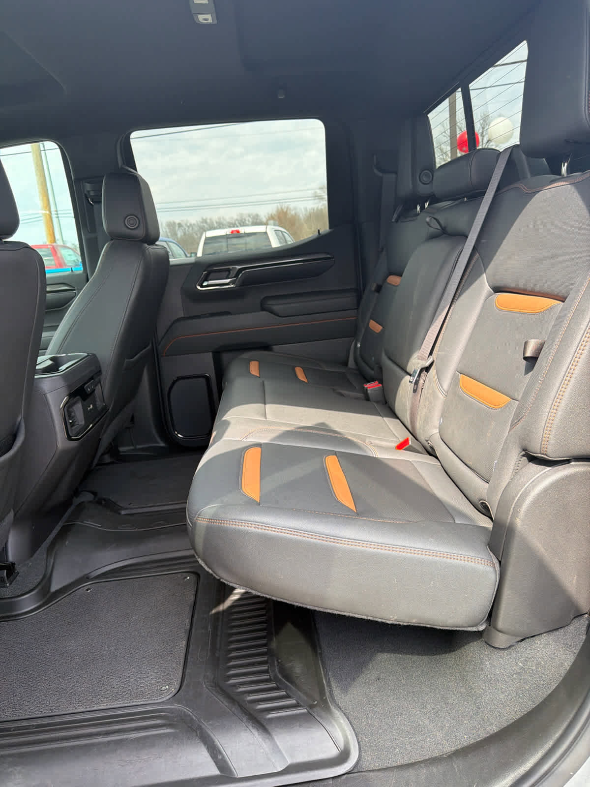 Used 2024 GMC Sierra 1500 AT4 w/ Technology Package AWD/4WD image 10