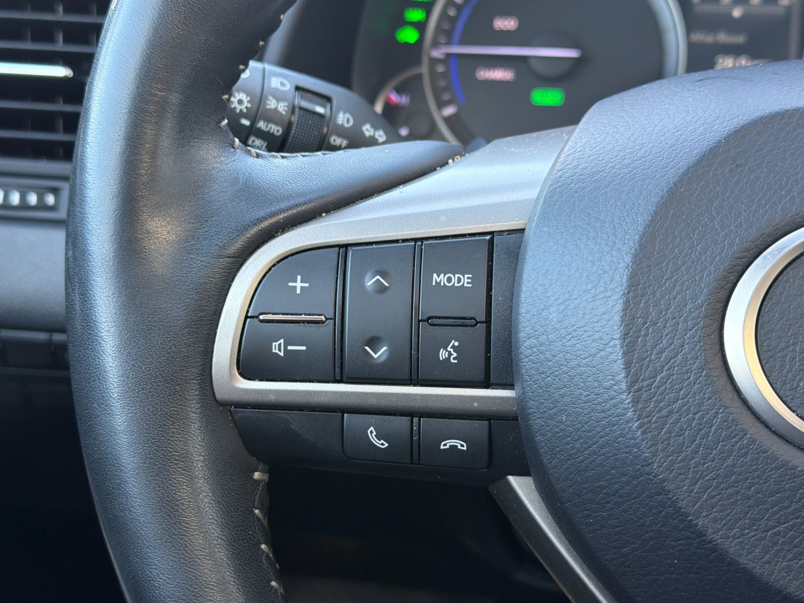 Used 2019 Lexus RX 450h AWD w/ Navigation Package image 26