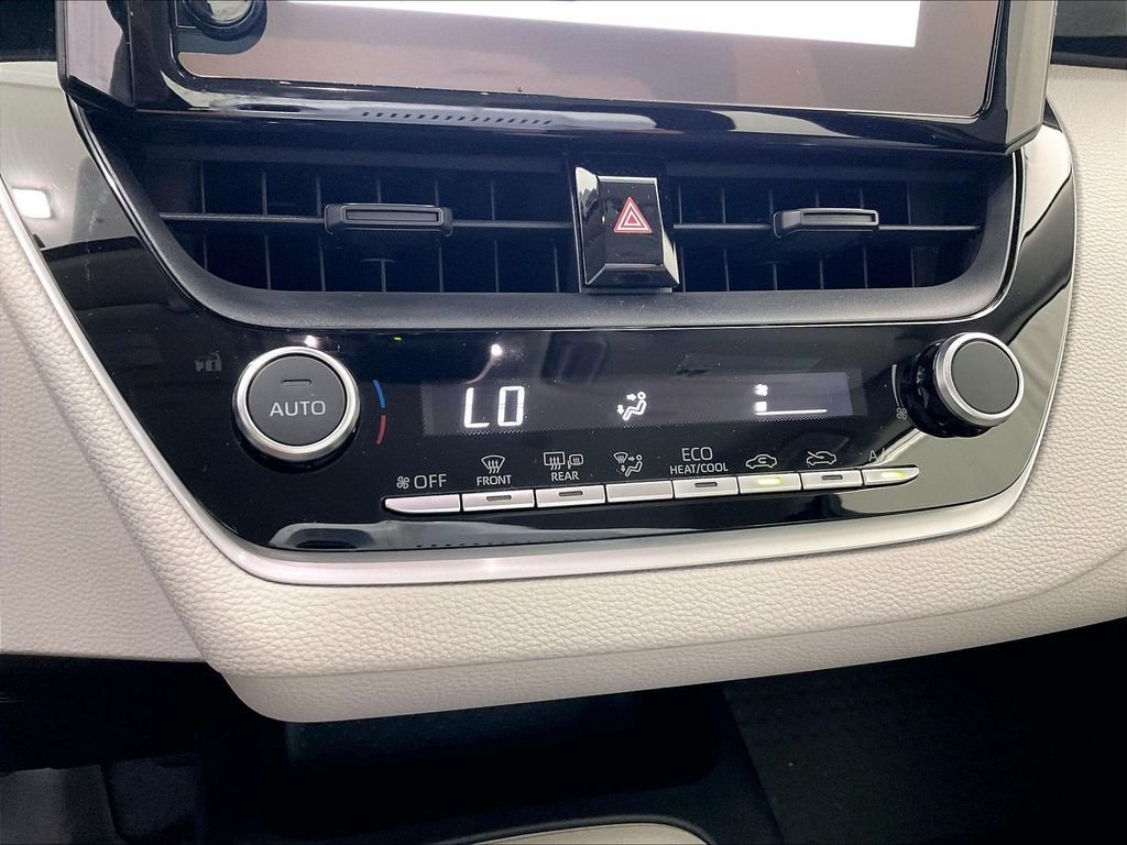 Used 2026 Toyota Corolla LE FWD image 25