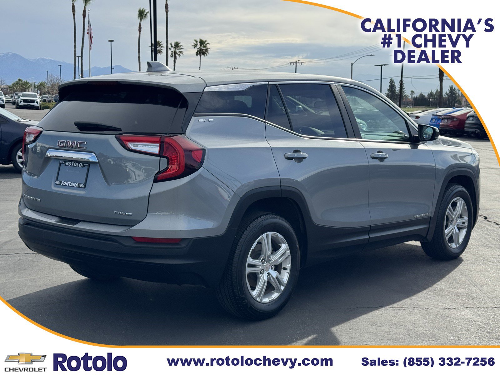 Used 2024 GMC Terrain SLE image 6