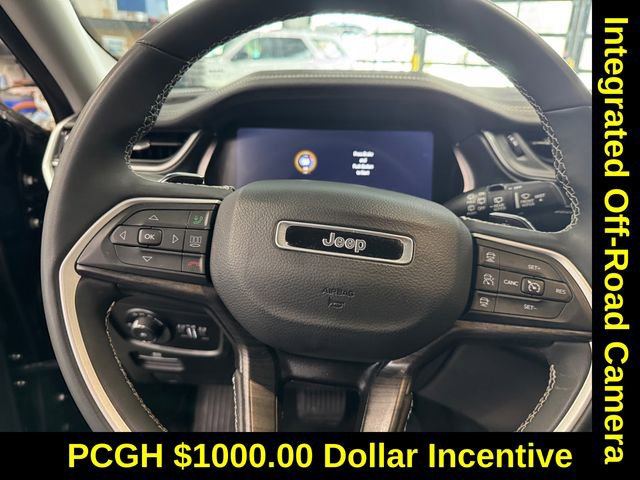 Used 2023 Jeep Grand Cherokee L Limited w/ Luxury Tech Group II image 19