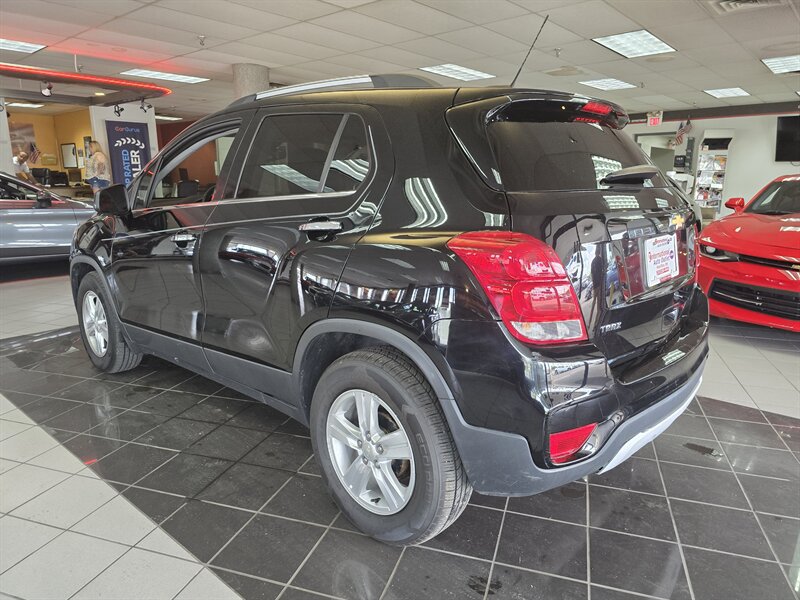 Used 2019 Chevrolet Trax LT w/ LT Convenience Package FWD image 6