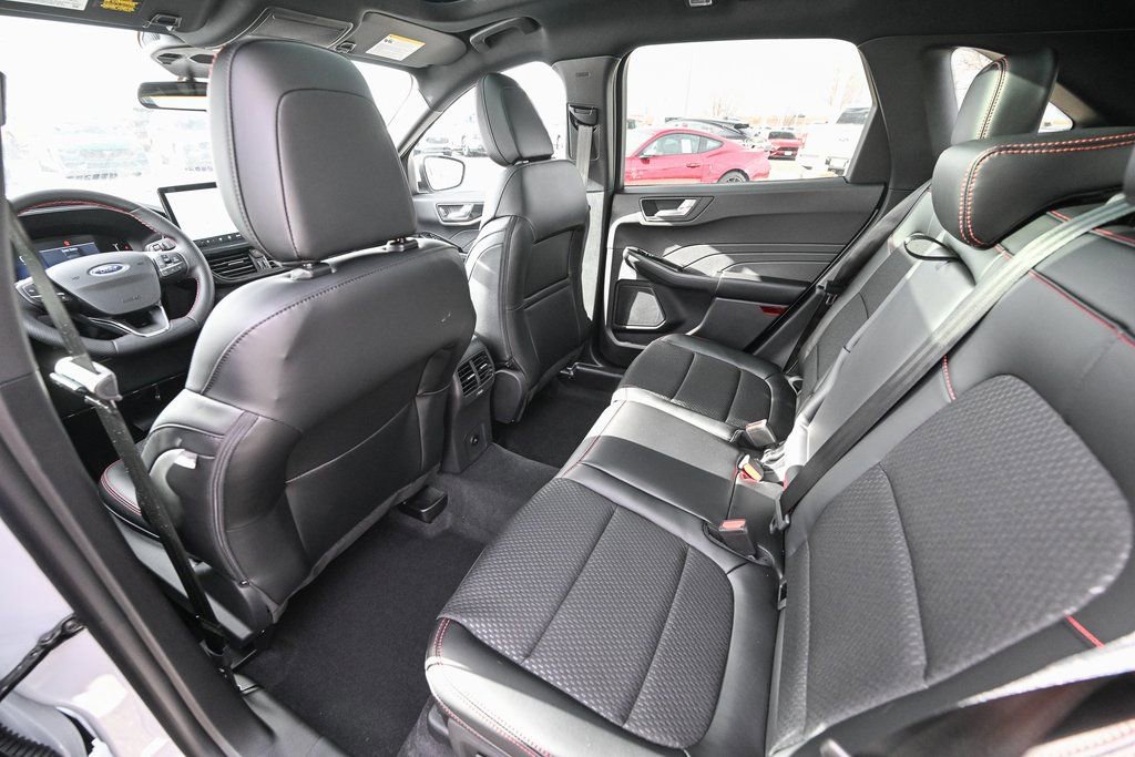 New 2026 Ford Escape ST-Line Select w/ Equipment Group 401A image 18