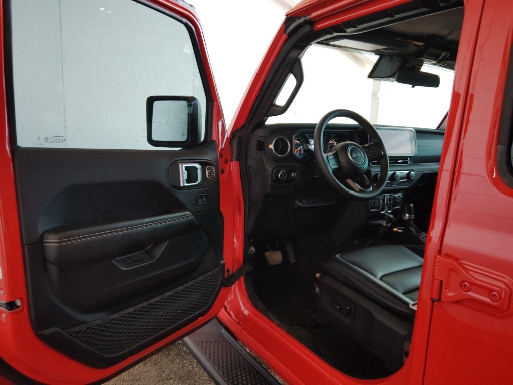Used 2025 Jeep Gladiator Sport AWD/4WD image 22