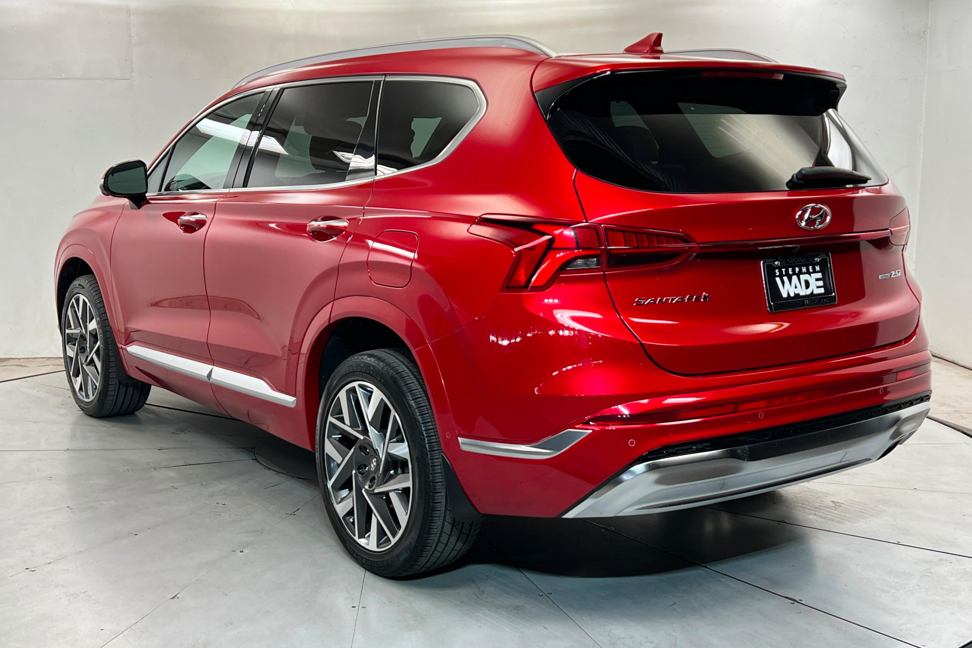 Used 2023 Hyundai Santa Fe Calligraphy w/ Cargo Package AWD/4WD image 3