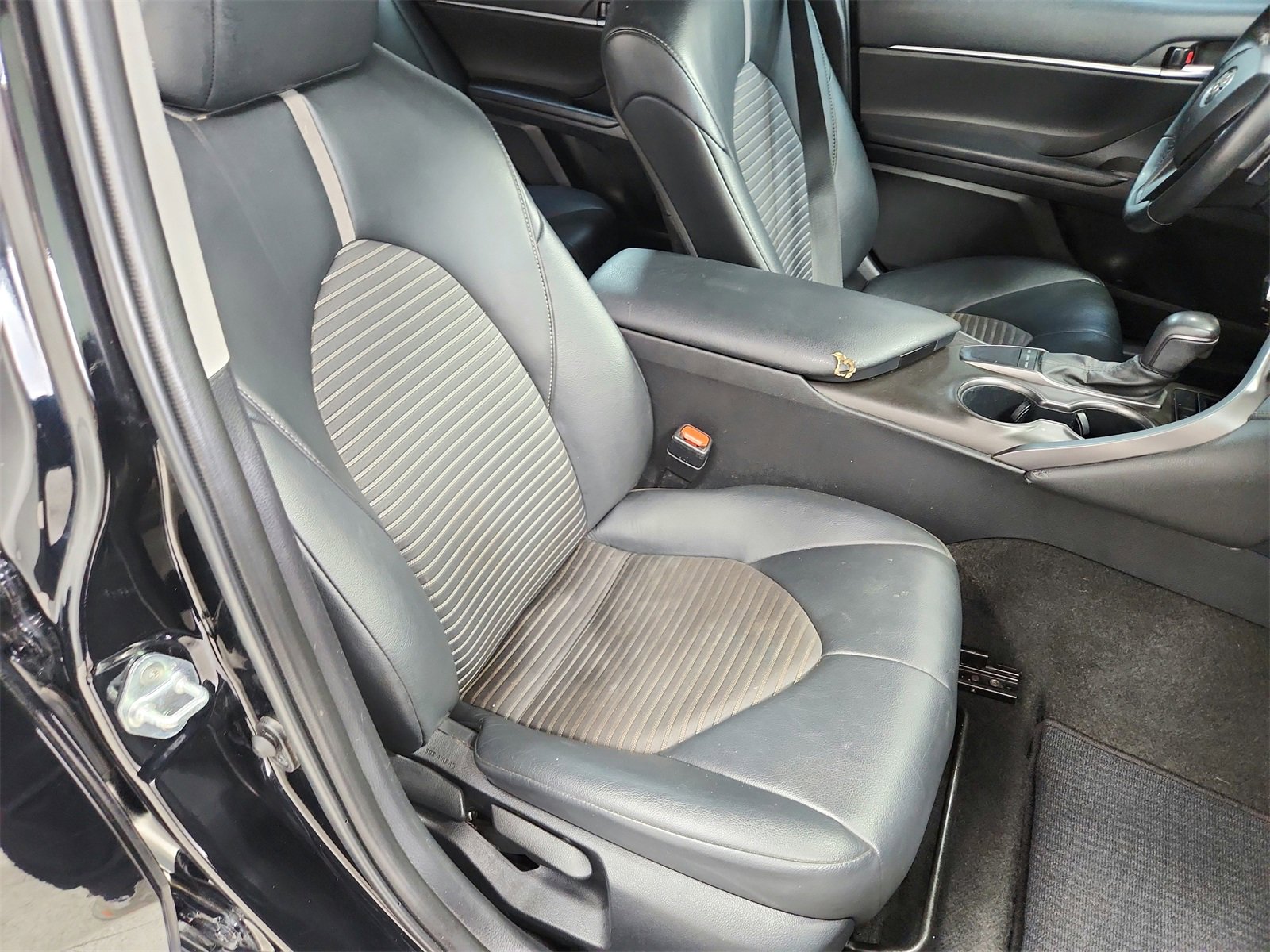 Used 2023 Toyota Camry SE image 34