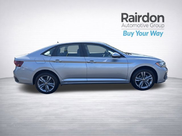 Used 2024 Volkswagen Jetta SE FWD image 8