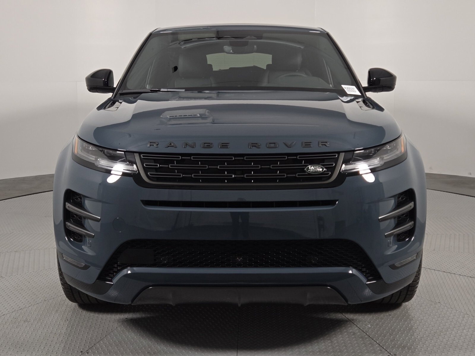 New 2026 Land Rover Range Rover Evoque Dynamic SE image 2