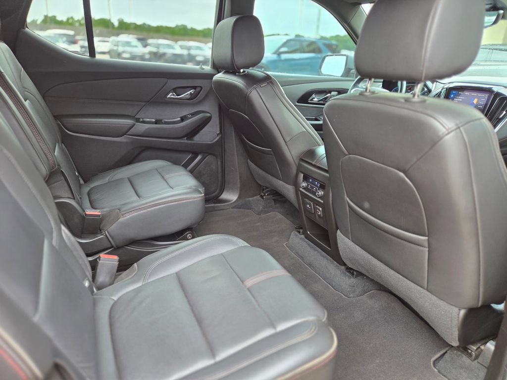 Used 2023 Chevrolet Traverse RS FWD image 11