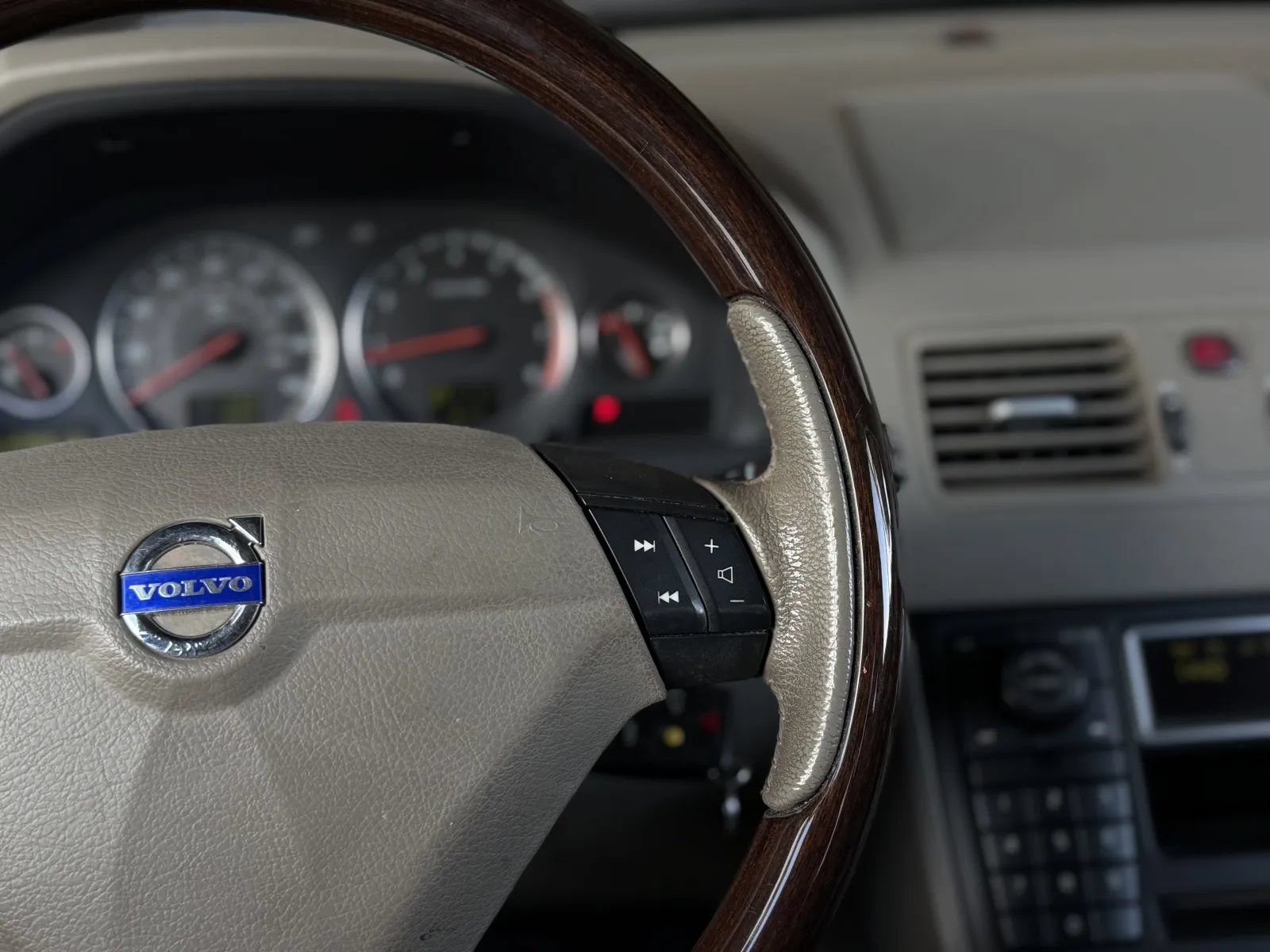 Used 2005 Volvo XC90 T6 AWD/4WD image 24