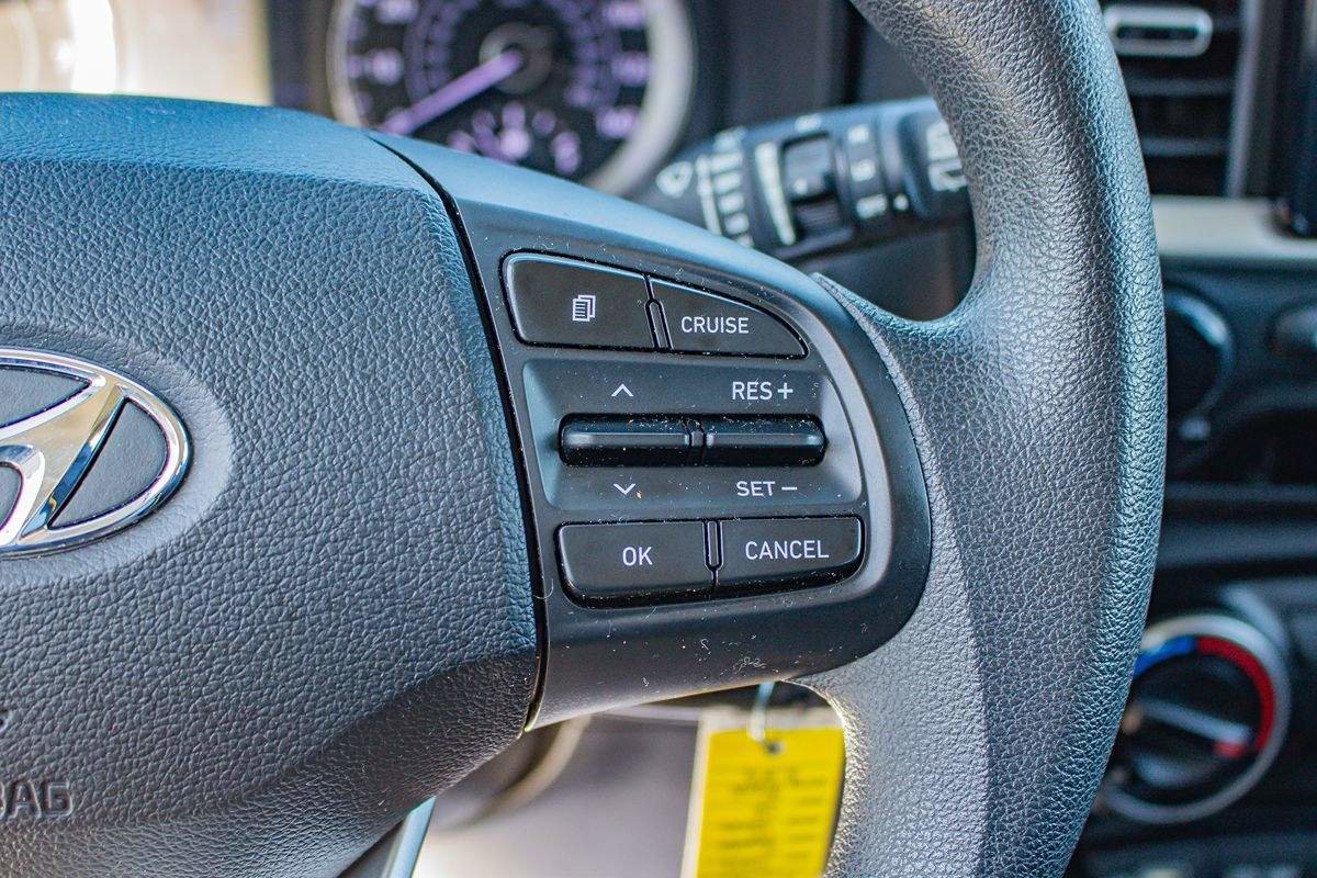 Used 2022 Hyundai Venue SE image 24