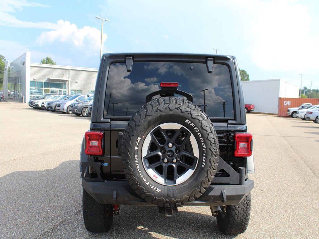 Used 2023 Jeep Wrangler Unlimited Rubicon 4xe w/ Cold Weather Group AWD/4WD image 8