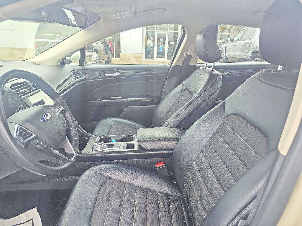 Used 2018 Ford Fusion SE image 13
