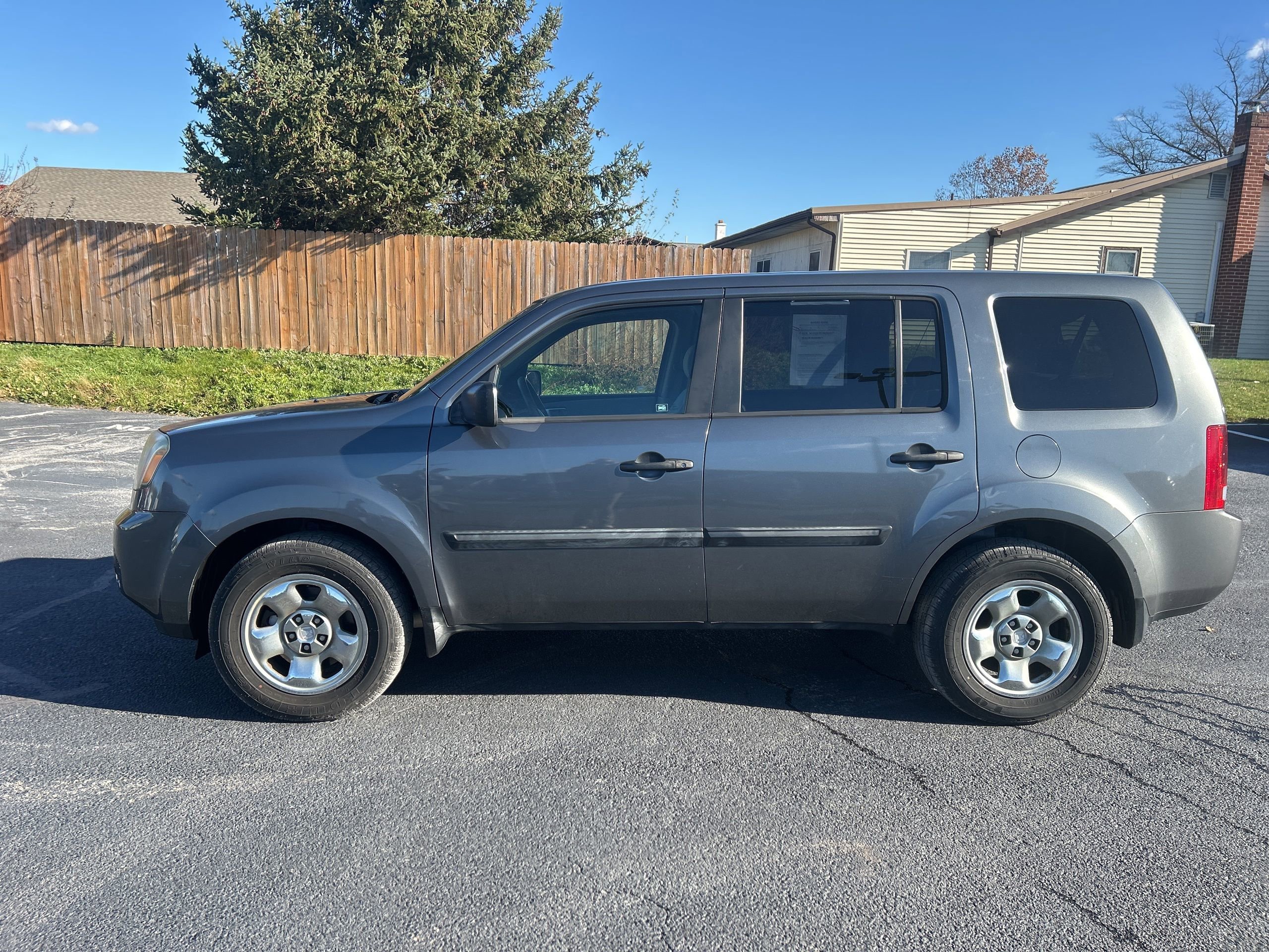 Used 2011 Honda Pilot LX image 3