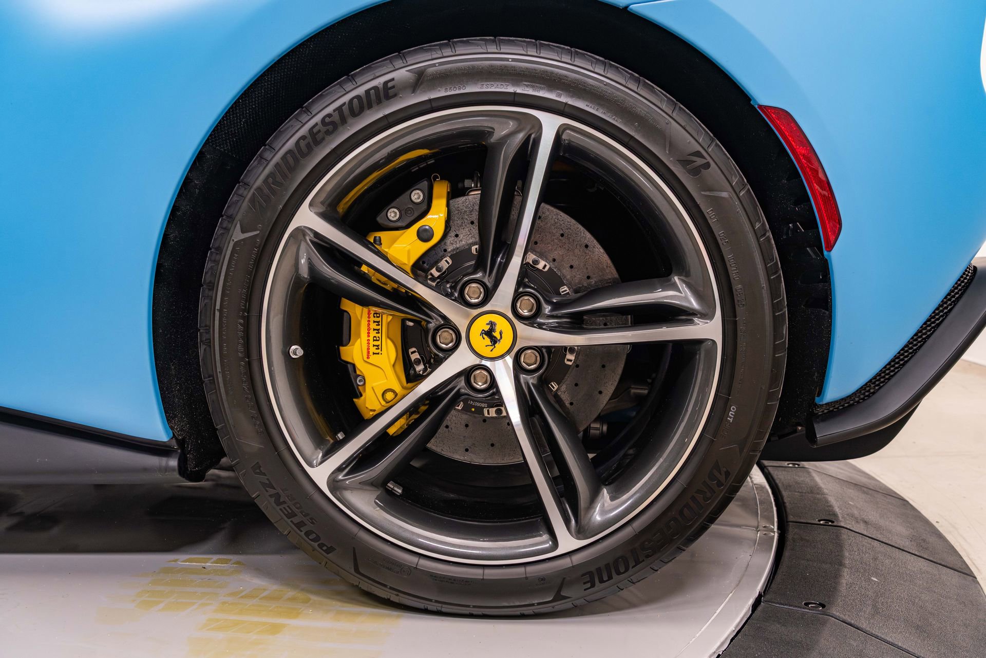 Certified 2025 Ferrari 296 GTS RWD image 18