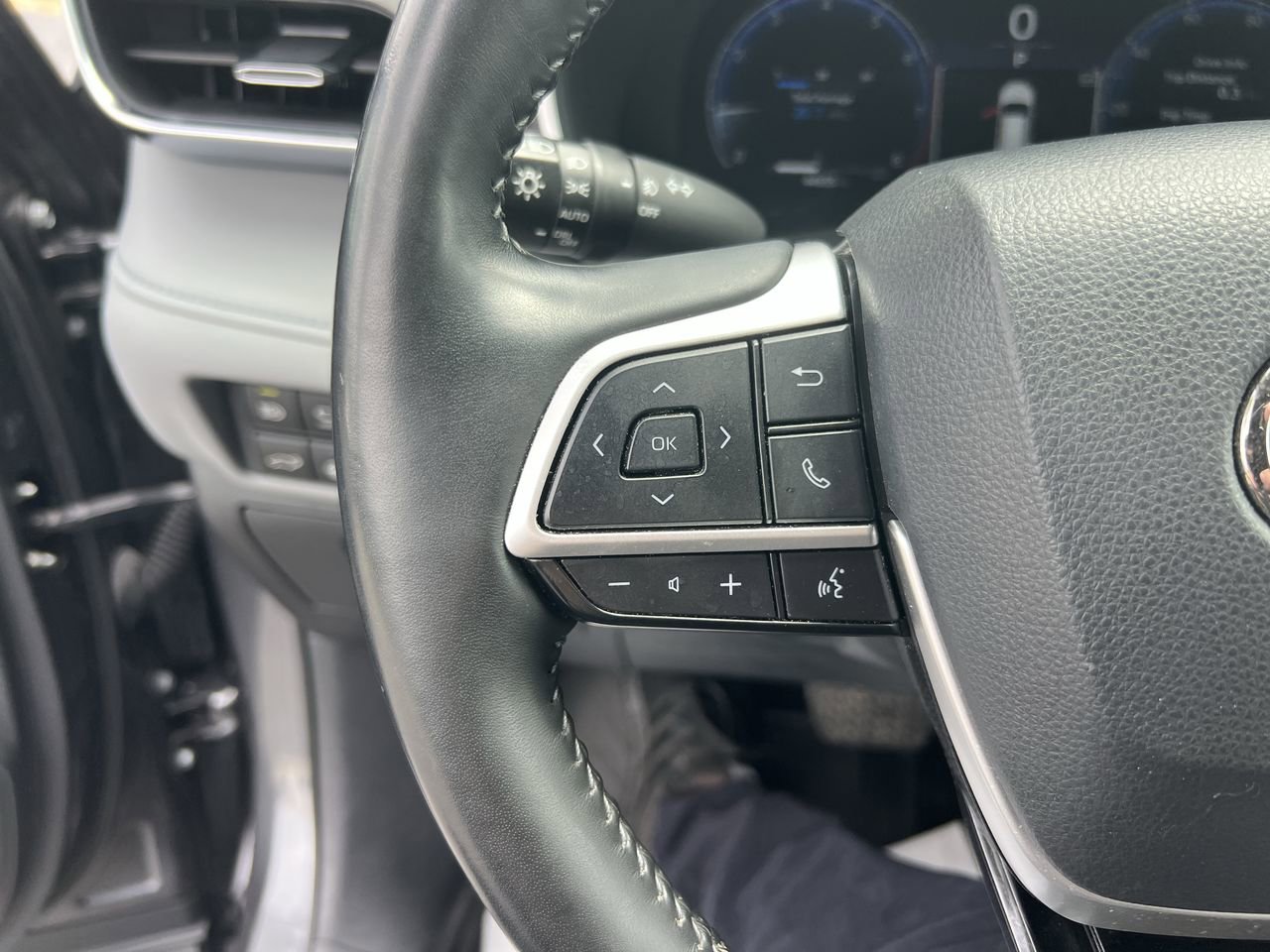 Used 2023 Toyota Highlander Limited AWD/4WD image 19