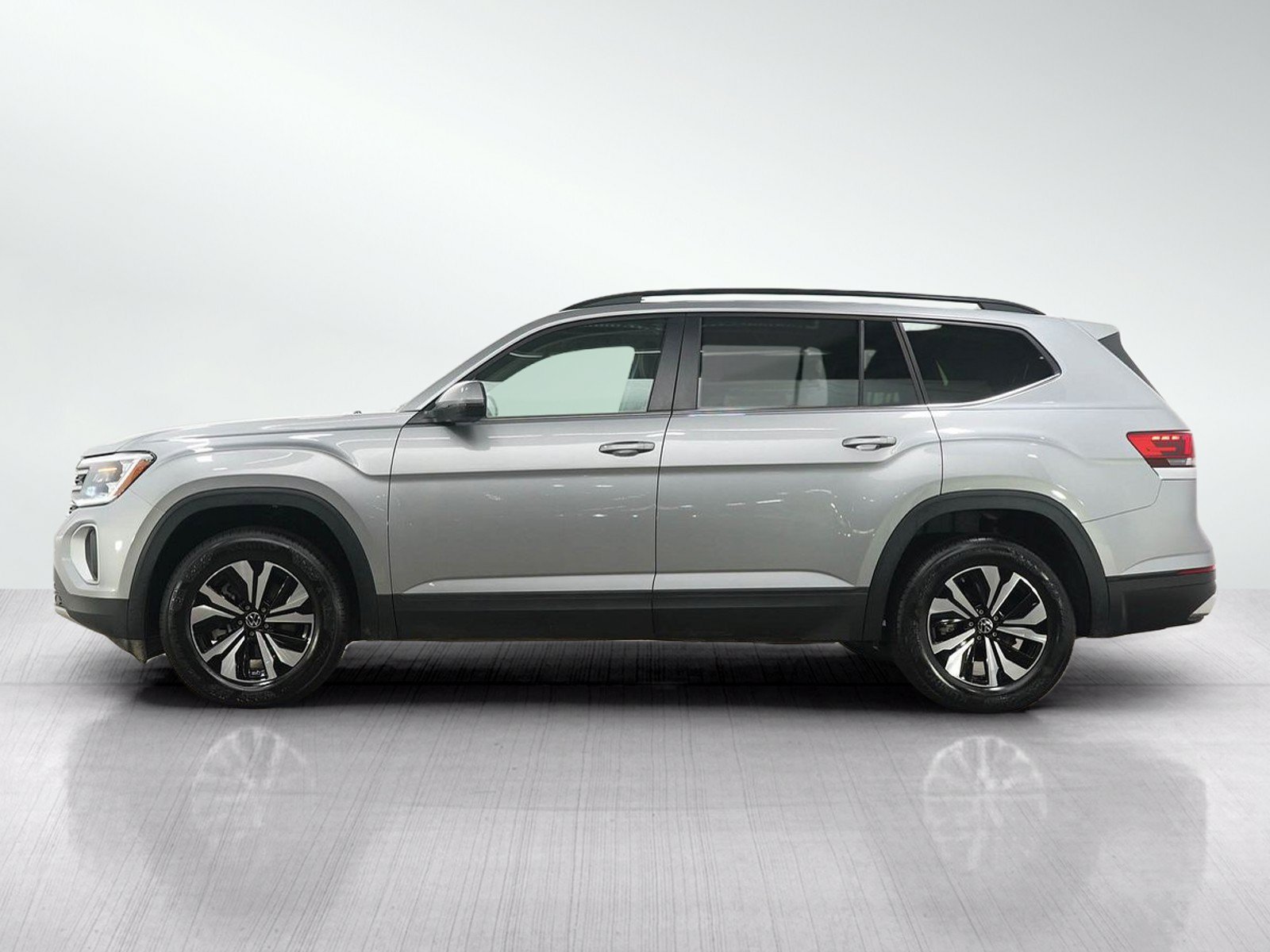 Used 2026 Volkswagen Atlas SE AWD/4WD image 2