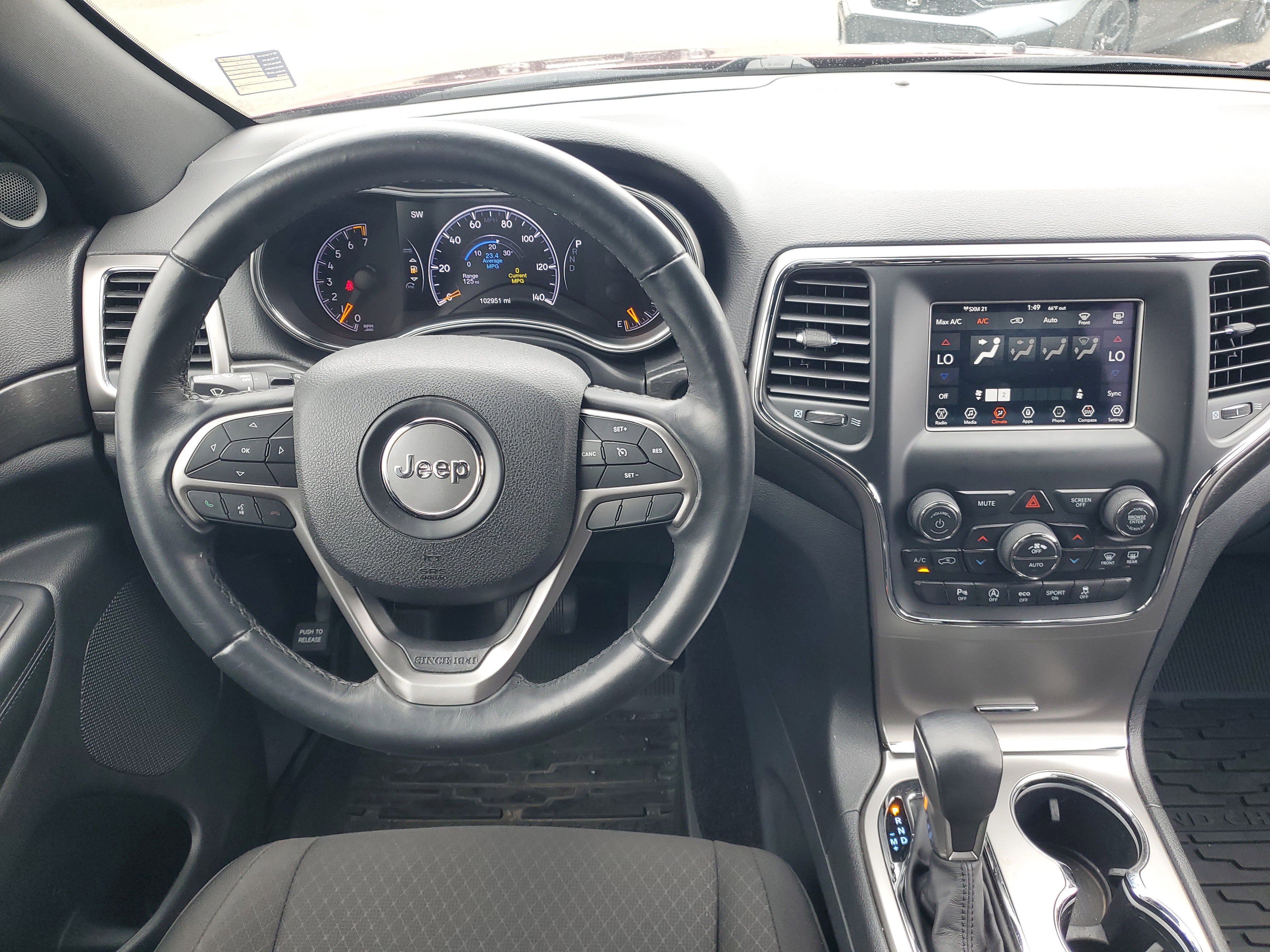 Used 2018 Jeep Grand Cherokee Laredo image 24