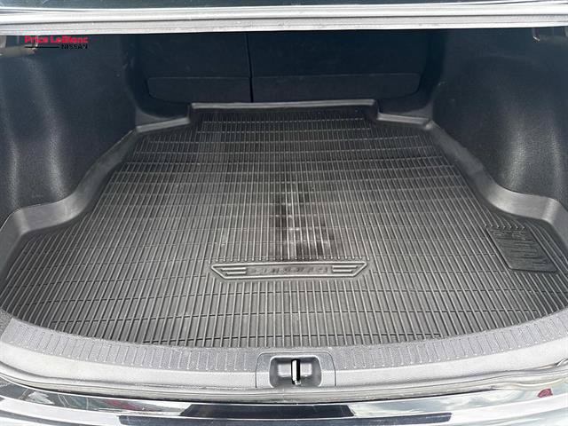 Used 2024 Toyota Corolla LE FWD image 8