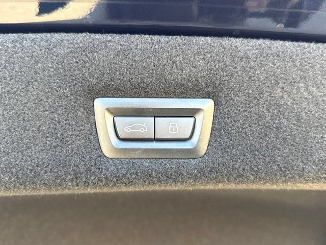 Used 2026 BMW 740i RWD image 16