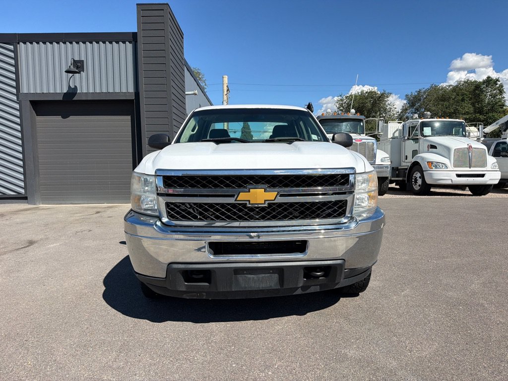 Used 2013 Chevrolet Silverado 2500 W/T AWD/4WD image 2